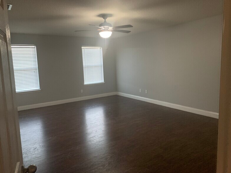 Building Photo - 2744 Stanwood Dr