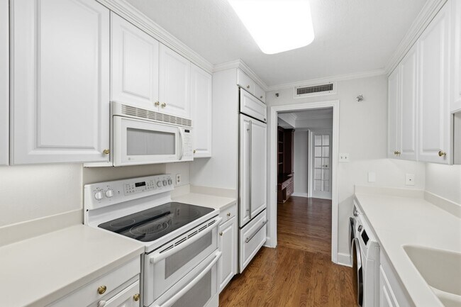 Building Photo - 3211 W Swann Ave