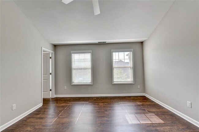 Building Photo - 7245 Heritage Oak Ct