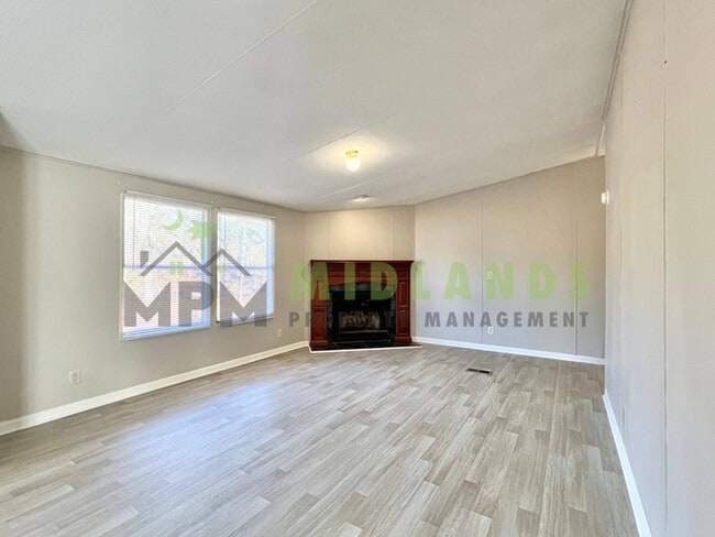 Building Photo - 323 Tabor Dr