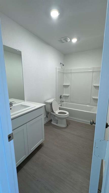 Building Photo - 379 Keefer