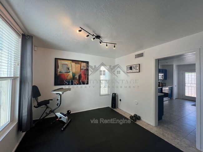 Building Photo - 3402 W Frankfurt Dr