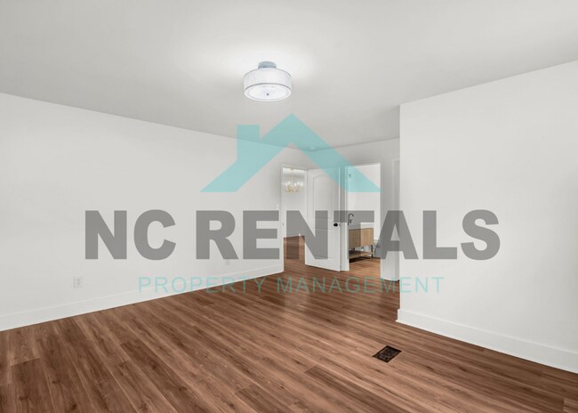 Building Photo - 815 Corona St