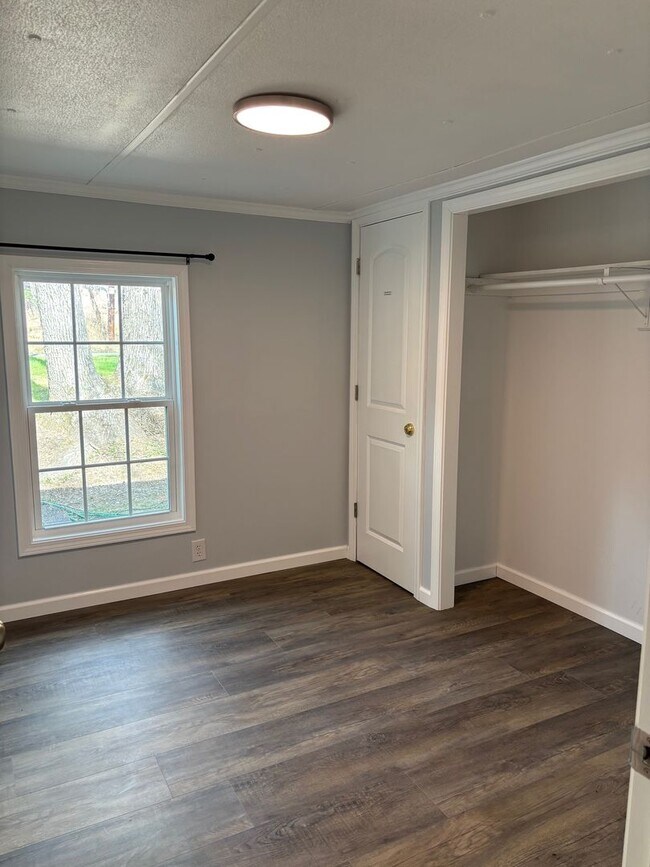 Building Photo - 2 BED, 1 BATH MOBILE HOME IN RANDLEMAN