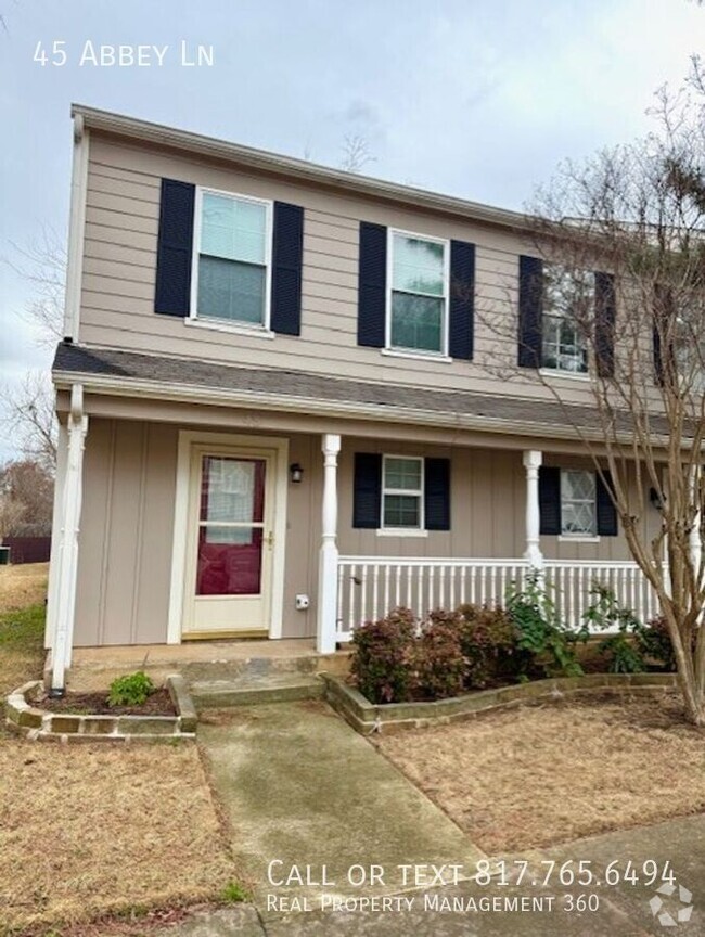 Building Photo - Fantastic town home close to DFW airport