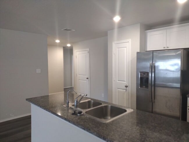 Building Photo - Charming 3 bedroom in Republic Creek!