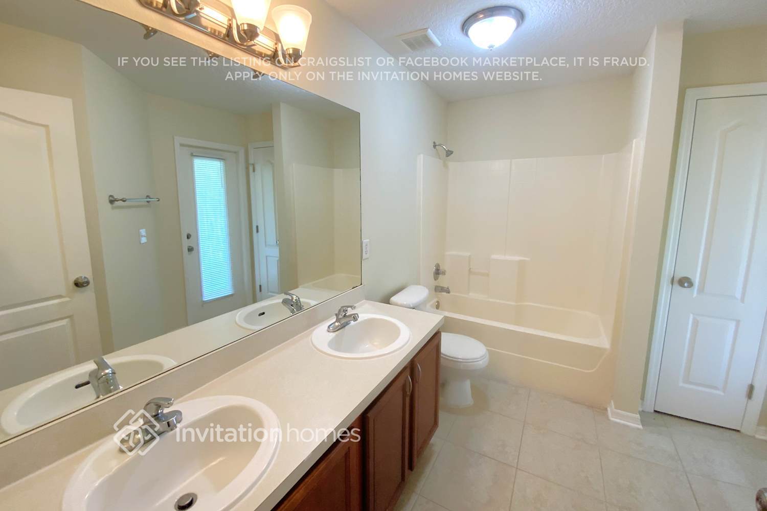 Building Photo - 3237 Lorimar Ln
