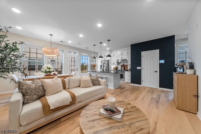 Building Photo - 105 Robeson St