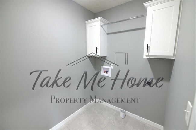 Building Photo - Gorgeous 3 bedroom in Nixa!