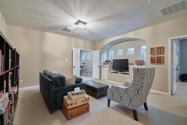 Building Photo - 43 S Longsford Cir