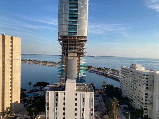 Building Photo - 2475 Brickell Ave