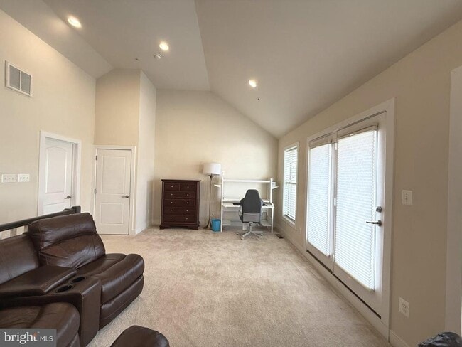 Building Photo - 321 Hendrix Ave