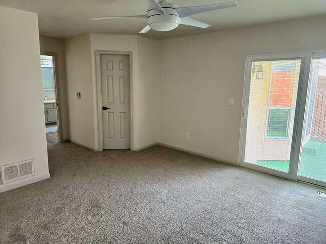Building Photo - Beautifully Remodeled 2 Bed, 2 Bath, Single level Townhome, 2 car garage.