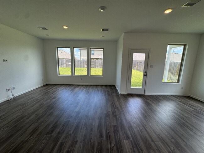 Building Photo - 5318-5318 Still Mdw Ln