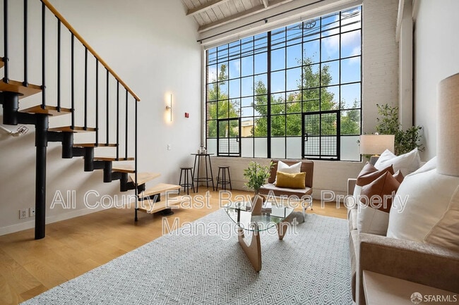 Building Photo - 1018 4th Ave