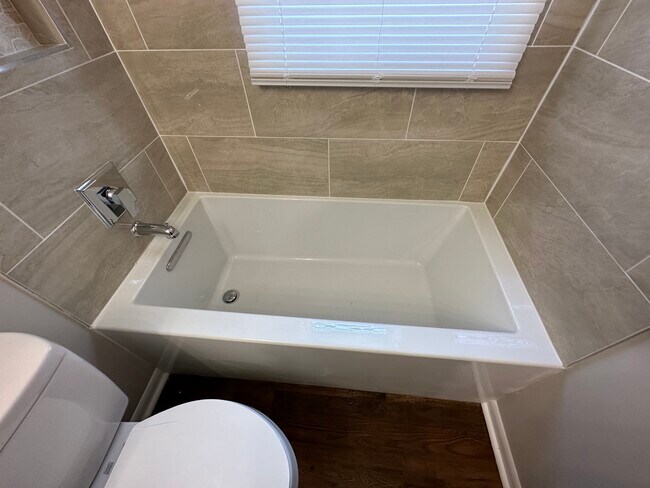 Building Photo - 8101 Shibler Dr