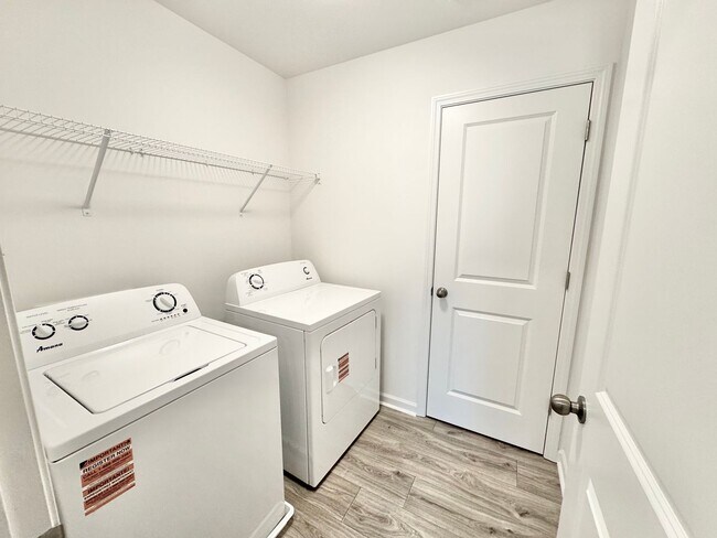 Building Photo - Spacious 3 Bedroom Townhome minutes from I-85 - AVAILABLE OCTOBER 2026