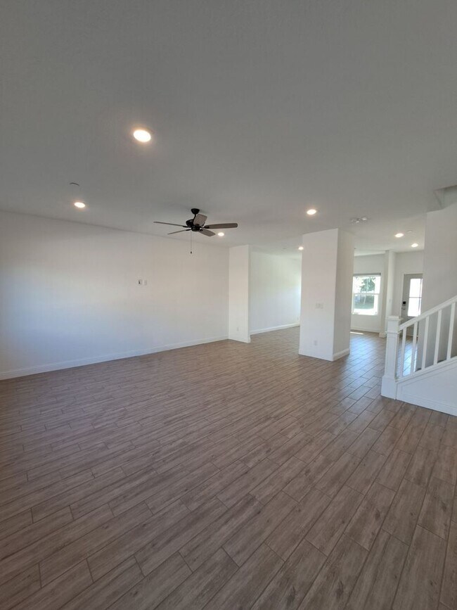 Building Photo - 911 Blue Oak Lane W