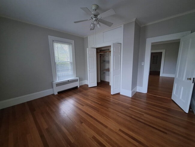 Building Photo - 1934 Elm St