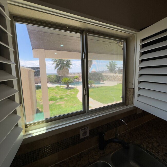 Building Photo - 4 Bedrooms, 3 Baths, a Pool, and Solar Panels!
