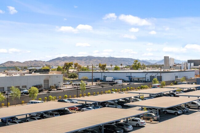 Building Photo - 711 W Broadway Rd