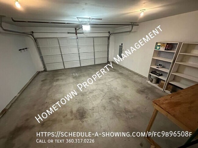 Building Photo - 2406 Pleasanton Ct SE