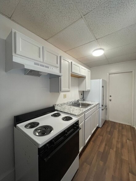 Building Photo - 883 Mulberry St