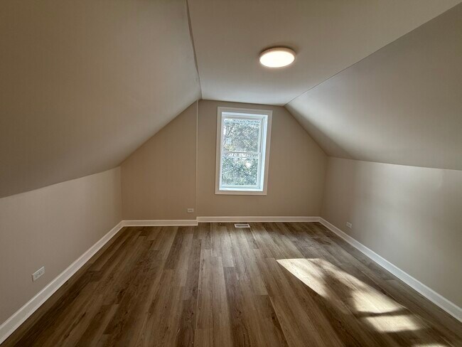 Building Photo - 408 East End Ave