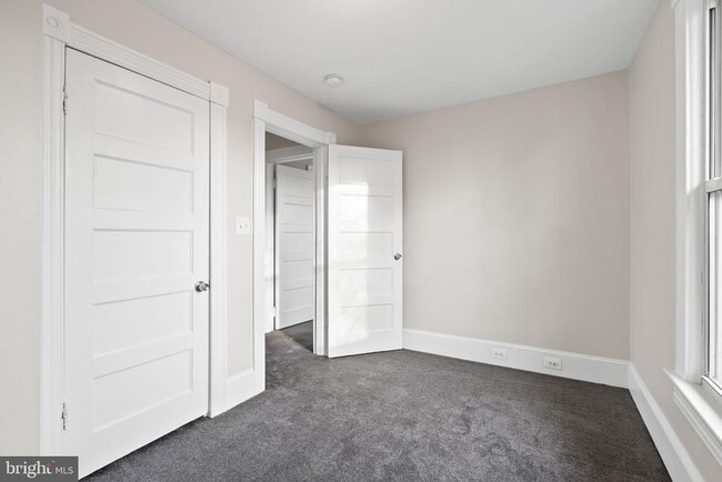 Building Photo - 10512 Warfield St