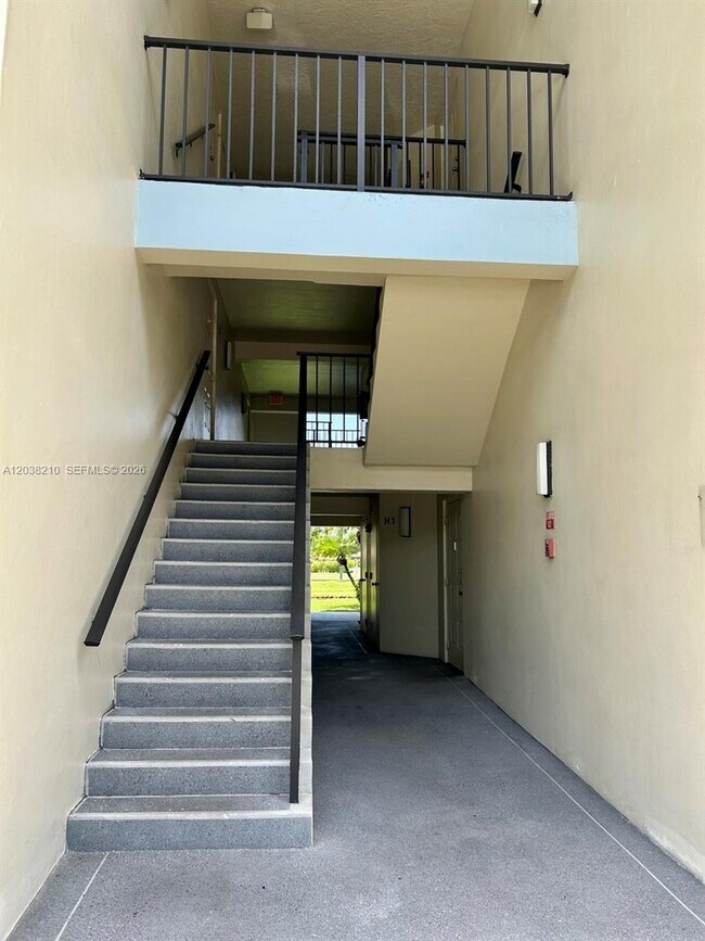Building Photo - 1113 Green Pine Blvd