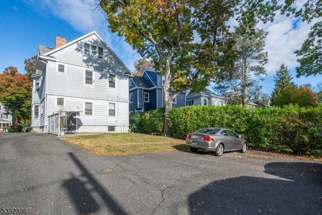 Building Photo - 35 Montclair Ave