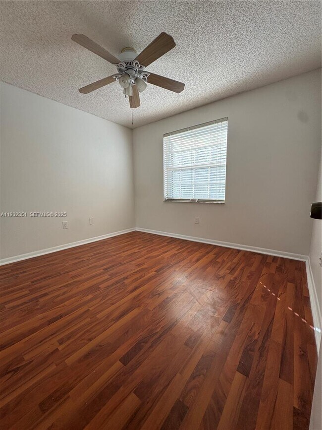 Building Photo - 327 NW 159th Ave