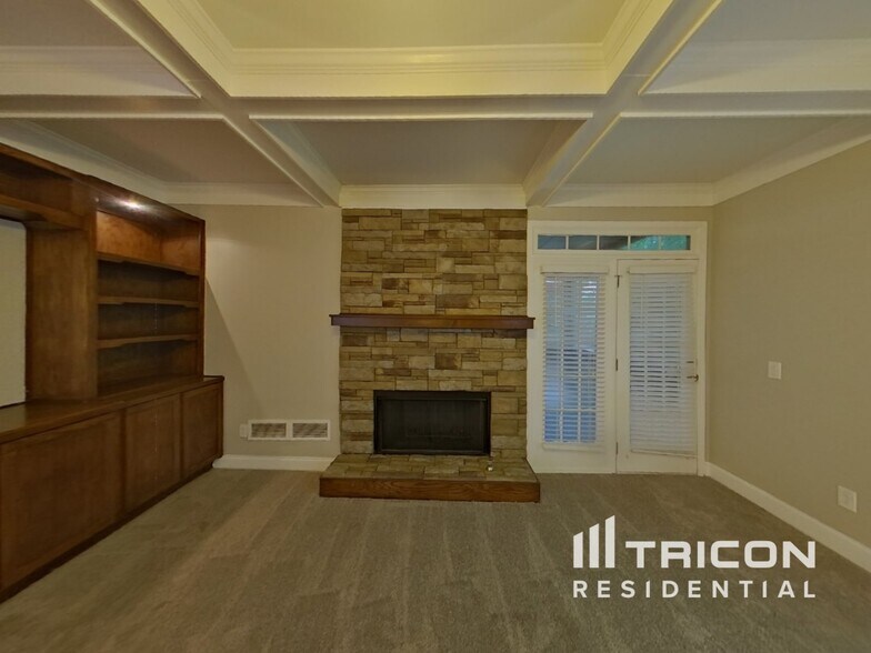 Building Photo - 3335 Renaissance Cir