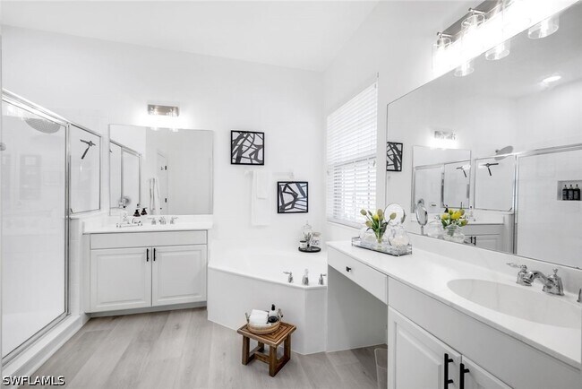 Building Photo - 16188 Parque Ln