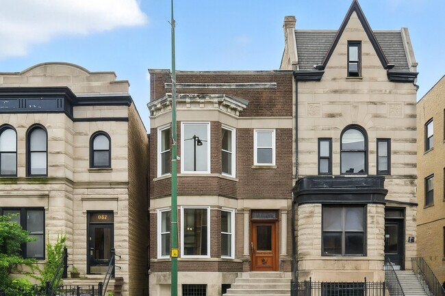 Primary Photo - 909 W Addison St