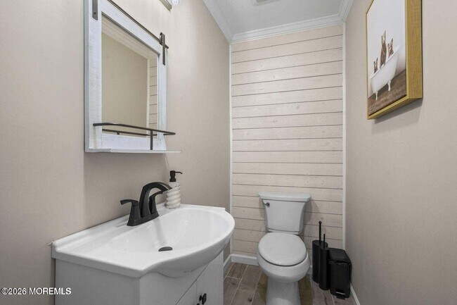 Building Photo - 701 Zlotkin Cir