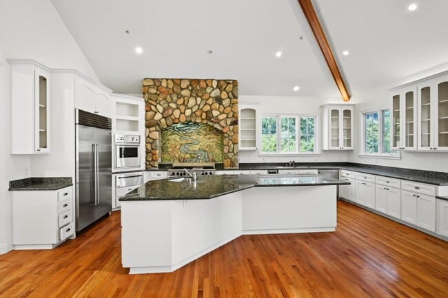 Building Photo - 169 Sausal Dr