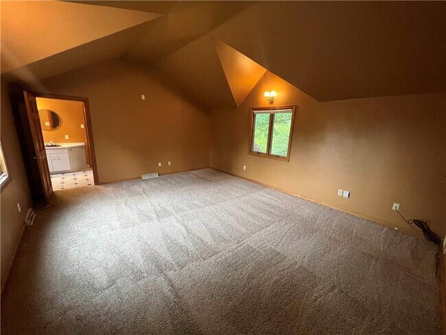 Building Photo - 127 Westland Dr