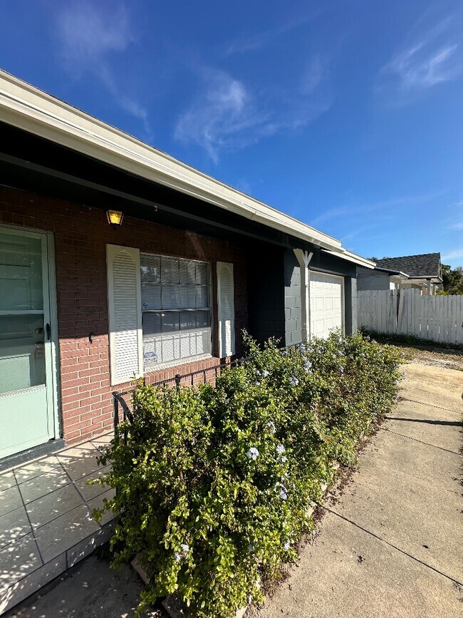 Building Photo - 496 Citadel Dr