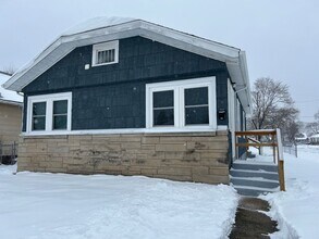 Building Photo - Updated 3-Bedroom, 1-Bathroom Home – $1,395/Month | 1,092 Sq. Ft. | Accepting Section 8