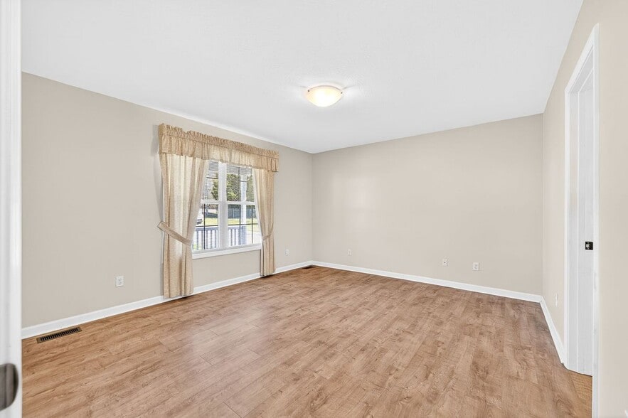 Building Photo - 39 Calloway Dr