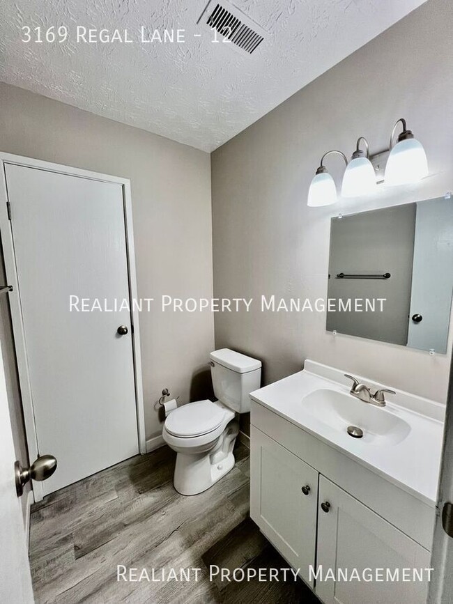 Building Photo - *** $250.00 OFF 1 MONTH"S RENT ***