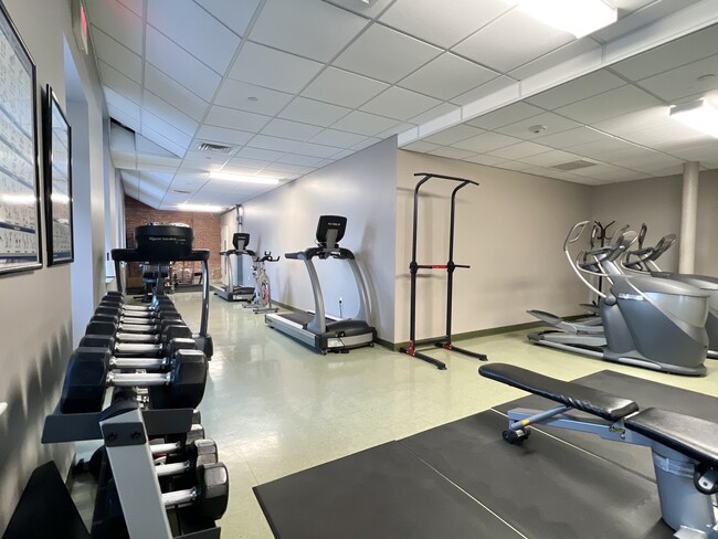 Building Photo - 35 Riverwalk Way