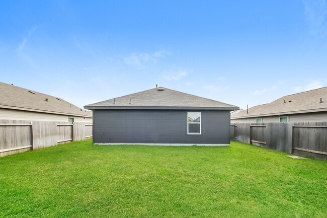 Building Photo - 17599 Longwood Trce Ln