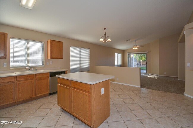 Building Photo - 9413 W Cinnabar Ave