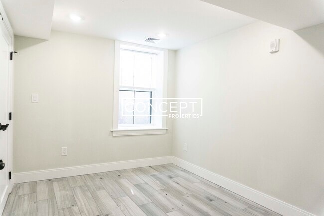 Building Photo - 79A Linden St. Unit 1B