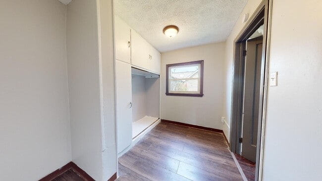 Building Photo - Cudell Area - 4 Bedroom Single Family Home