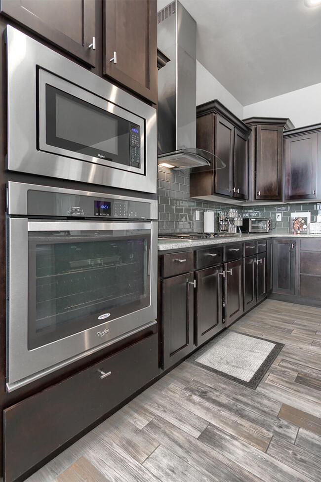 Building Photo - 7360 Skyrocket Dr