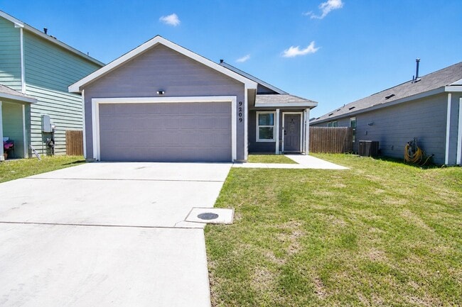Building Photo - 9209 Luciano Pl