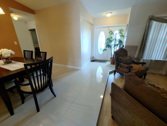 Building Photo - 894 NW 134th Pl